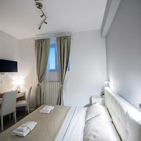Bella Luxury Accommodation, Vatican - Liberty Collection Bed & Breakfast Rome